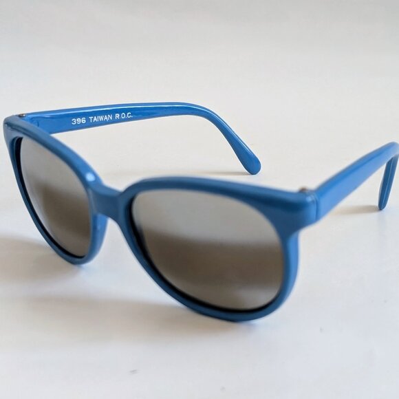 NWT Vintage 90's Kids Nylon C1000 Sport Sunglasses (S. Blue) - Picture 3 of 5